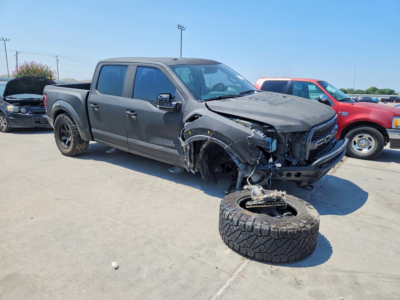 2017 Ford F150 Raptor - Image 4