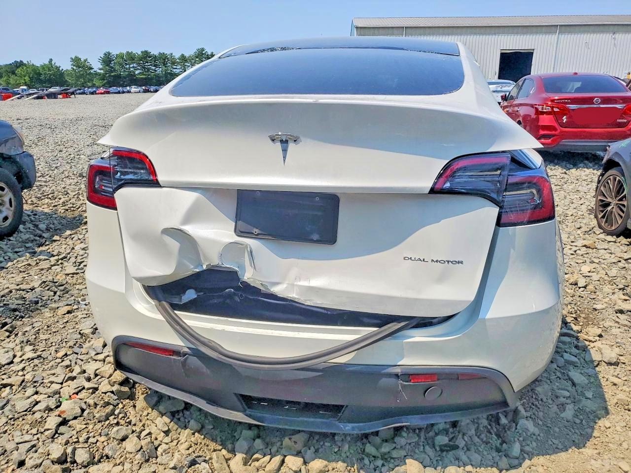 2023 Tesla Model Y - Image 6