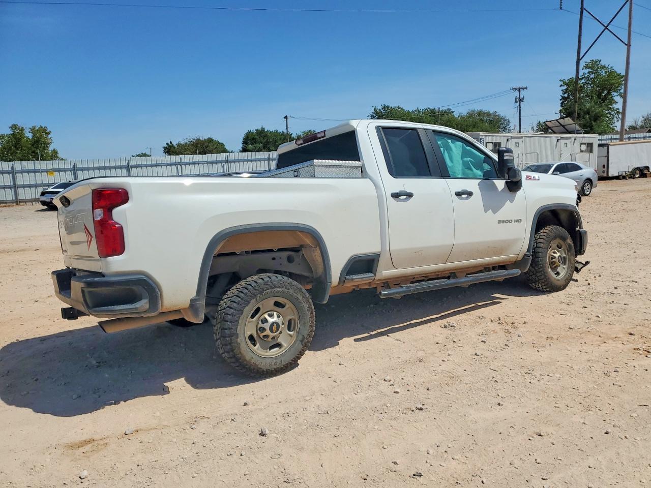 2025 Chevrolet Silverado K2500 Heavy Duty - Image 3