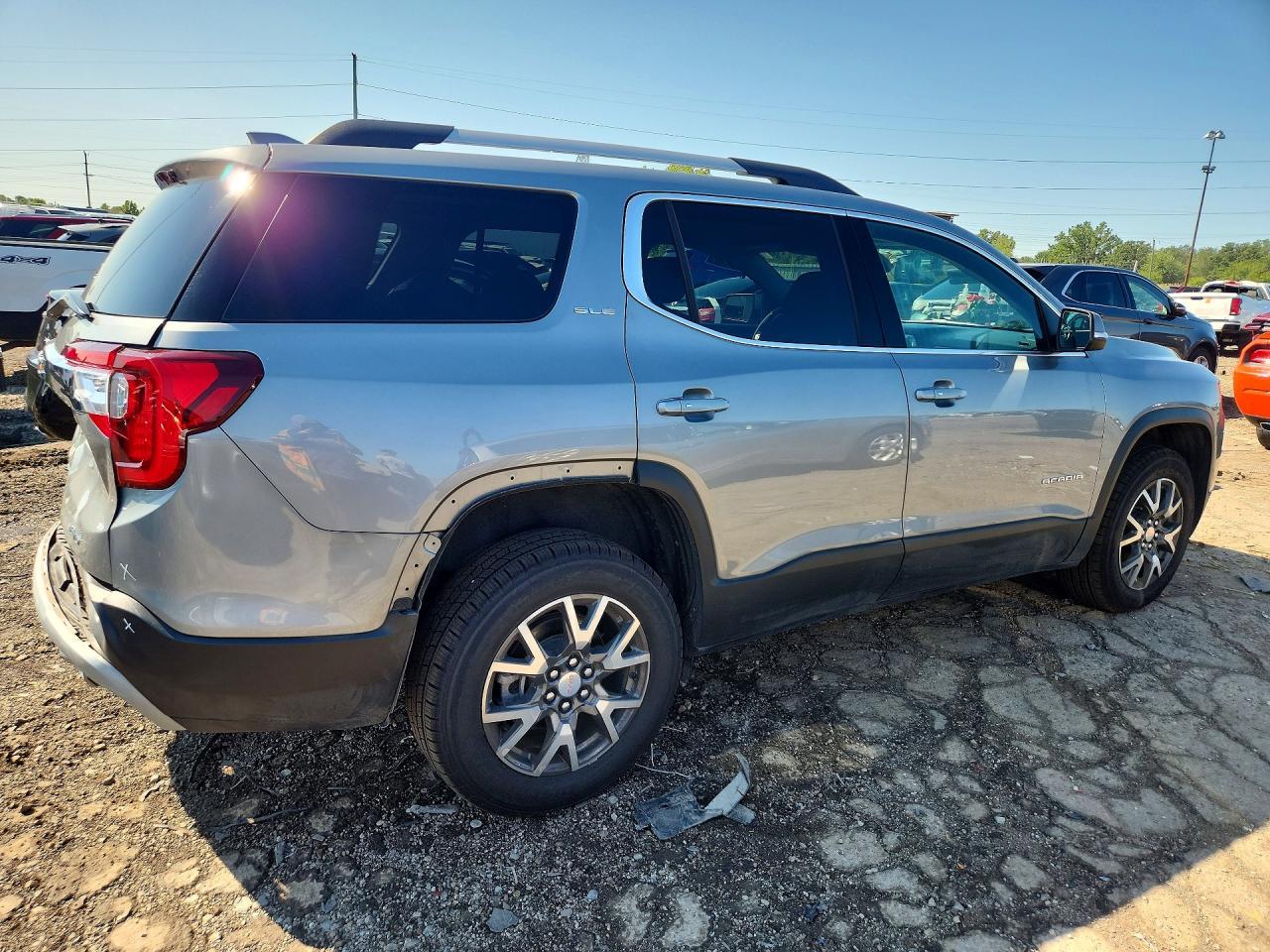 2023 GMC Acadia Sle - Image 3