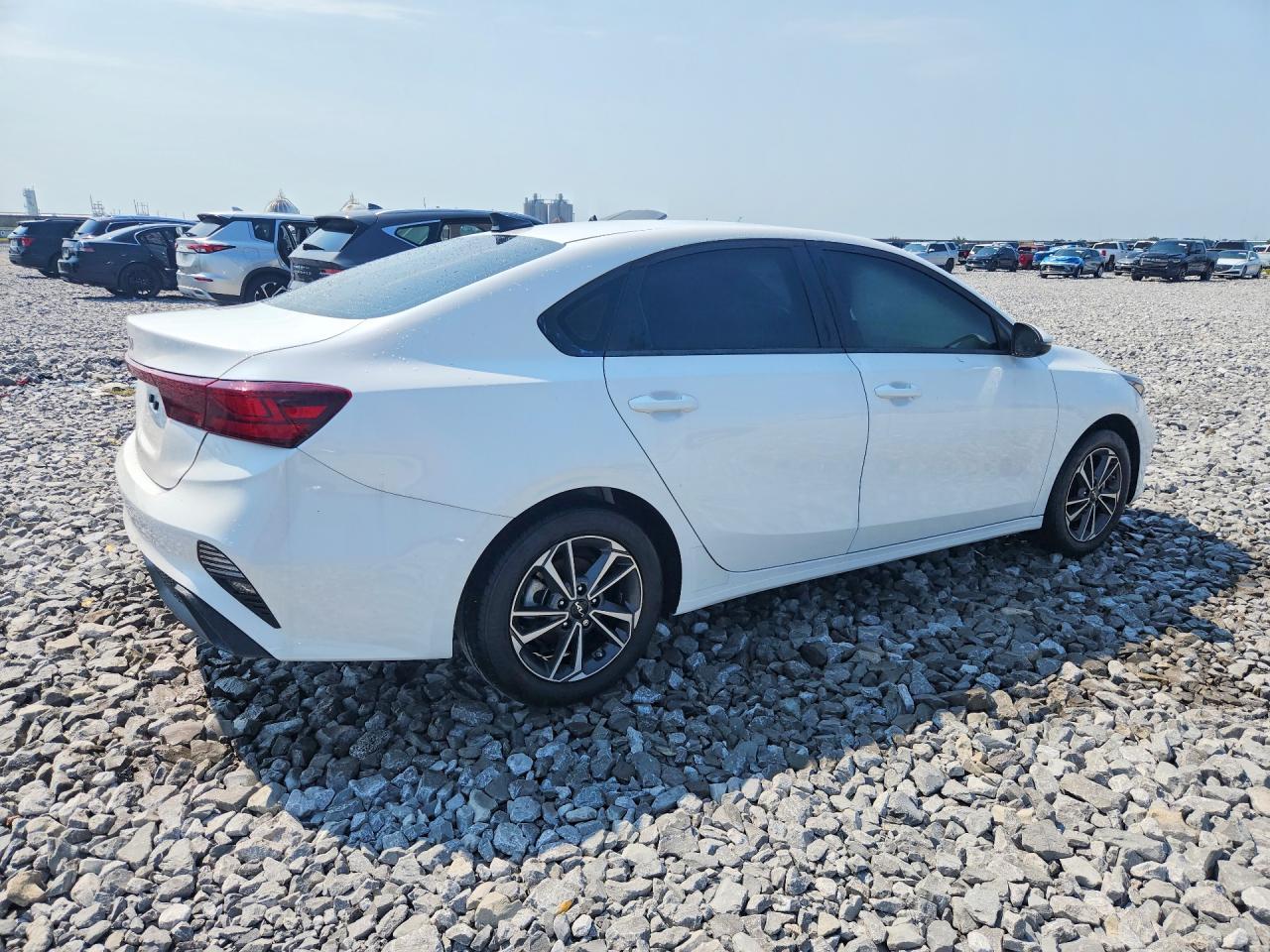 2024 Kia Forte Lxs - Image 3
