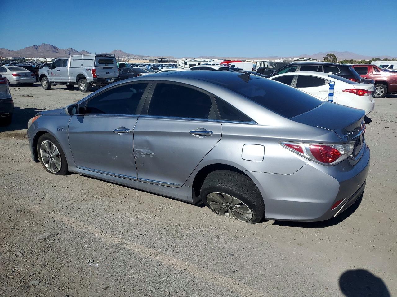 2015 Hyundai Sonata - Фото 2