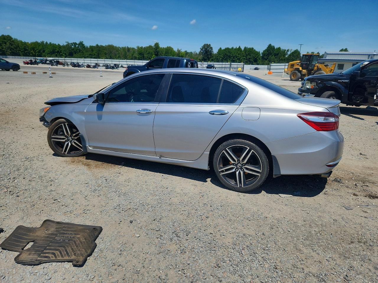 2016 Honda Accord Sport - Image 2