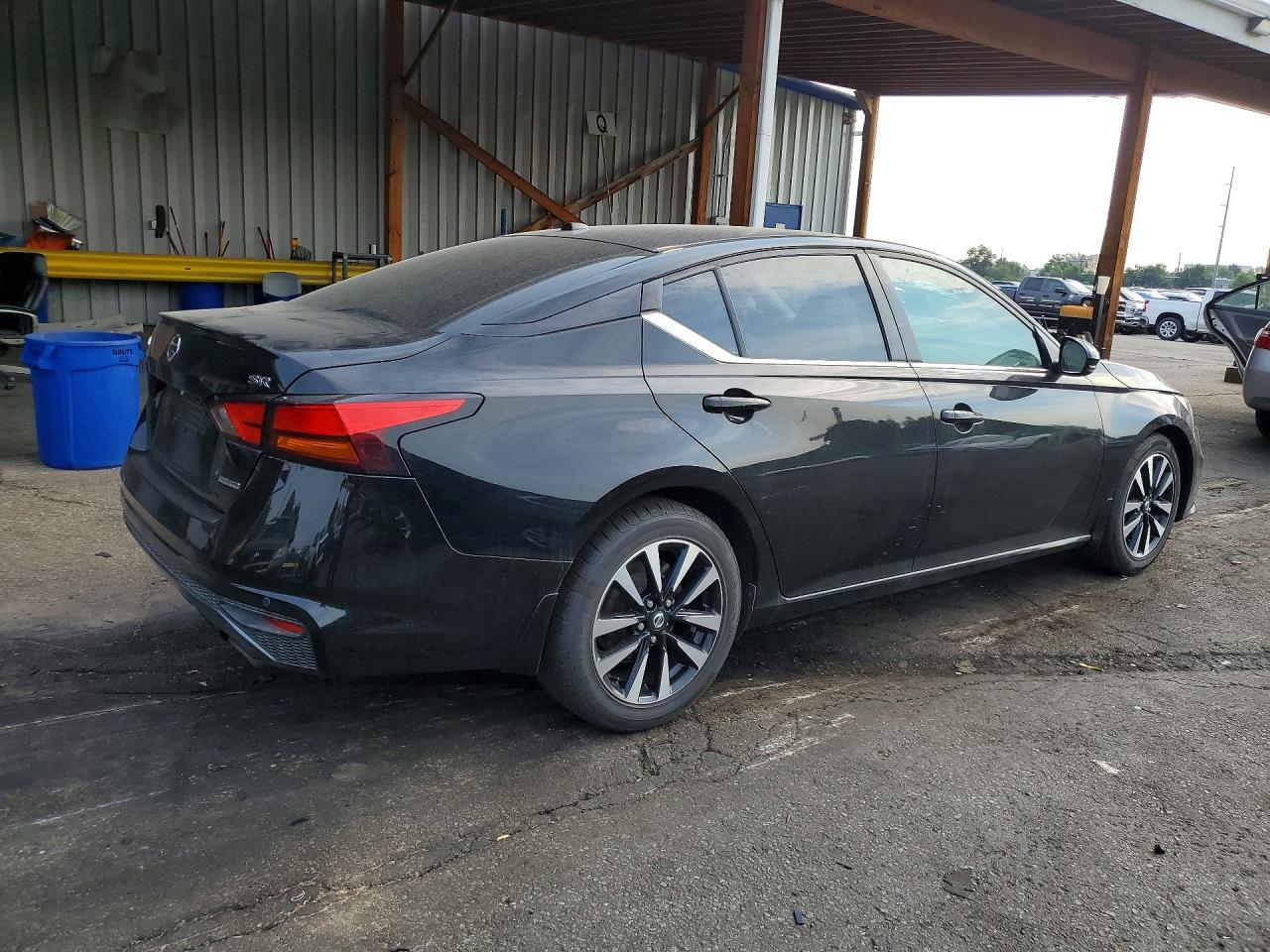 2020 Nissan Altima 2.0 Sr - Фото 3