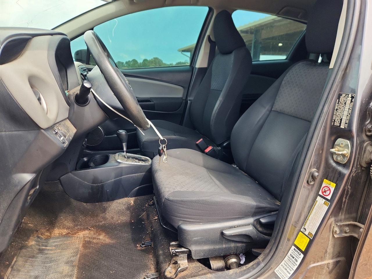 2016 Toyota Yaris 5-Door Le - Фото 7