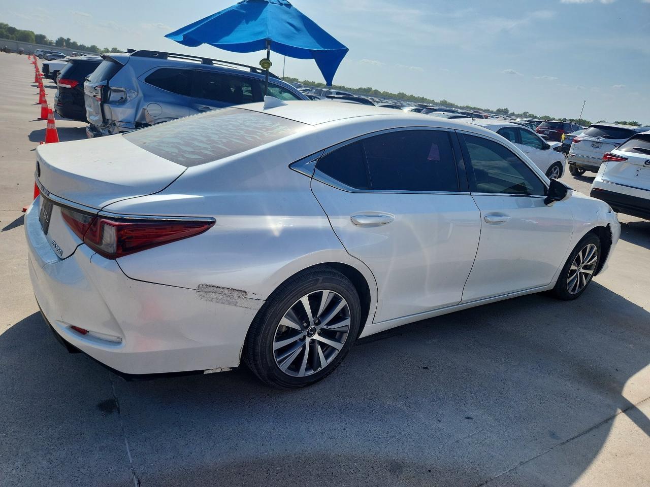 2019 Lexus Es 350 - Image 3