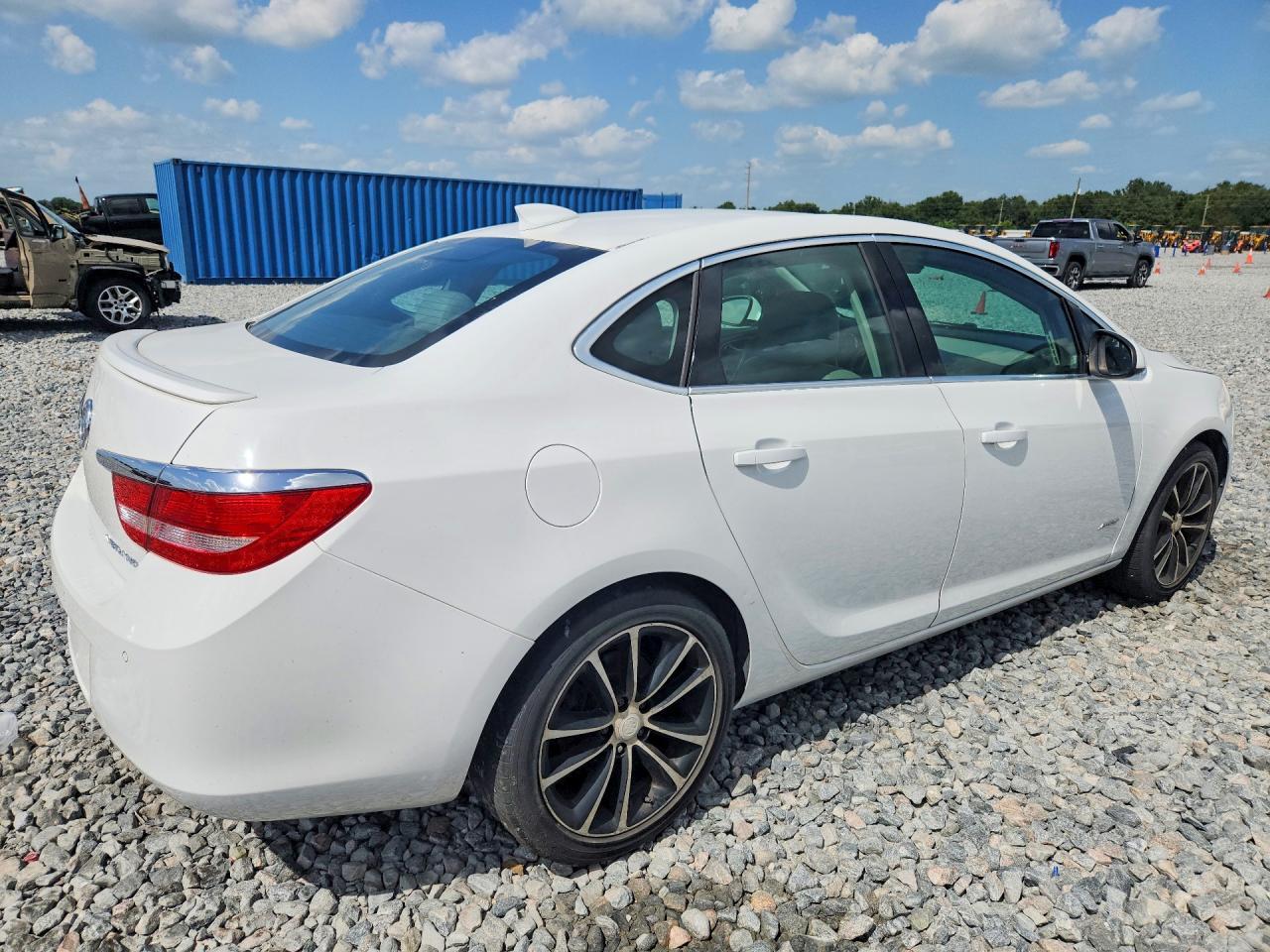 2016 Buick Verano Sport Touring - Image 3