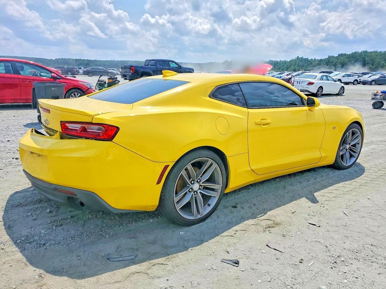2017 Chevrolet Camaro Lt - Image 3