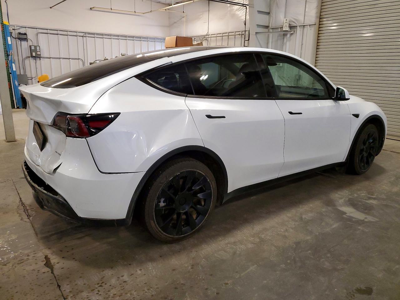 2024 Tesla Model Y - Image 3