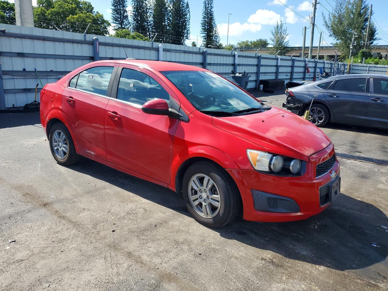 2016 Chevrolet Sonic Lt - Фото 4