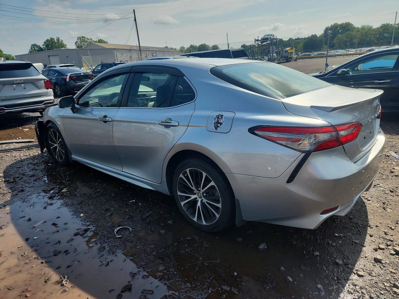 2018 Toyota Camry Se - Фото 2