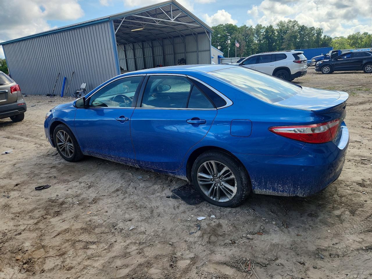 2017 Toyota Camry Se - Фото 2