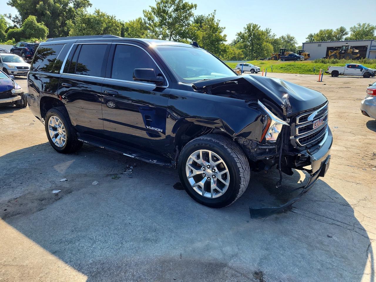 2017 GMC Yukon Slt - Image 4