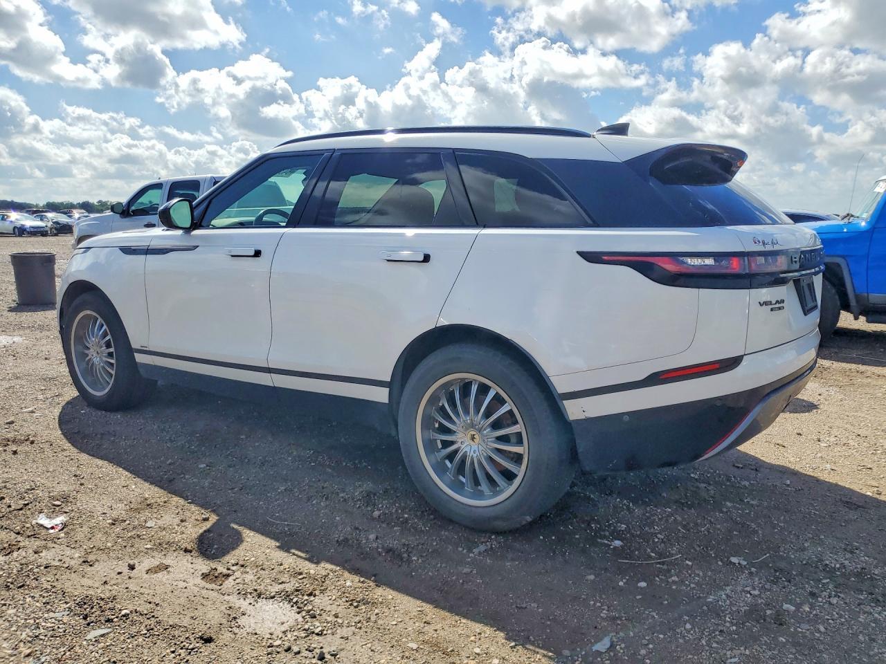 2018 Land Rover Range Rover Velar R-Dynamic Se - Image 2
