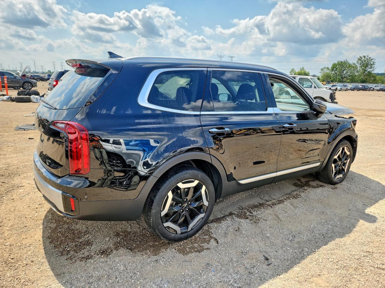 2023 Kia Telluride S - Фото 3