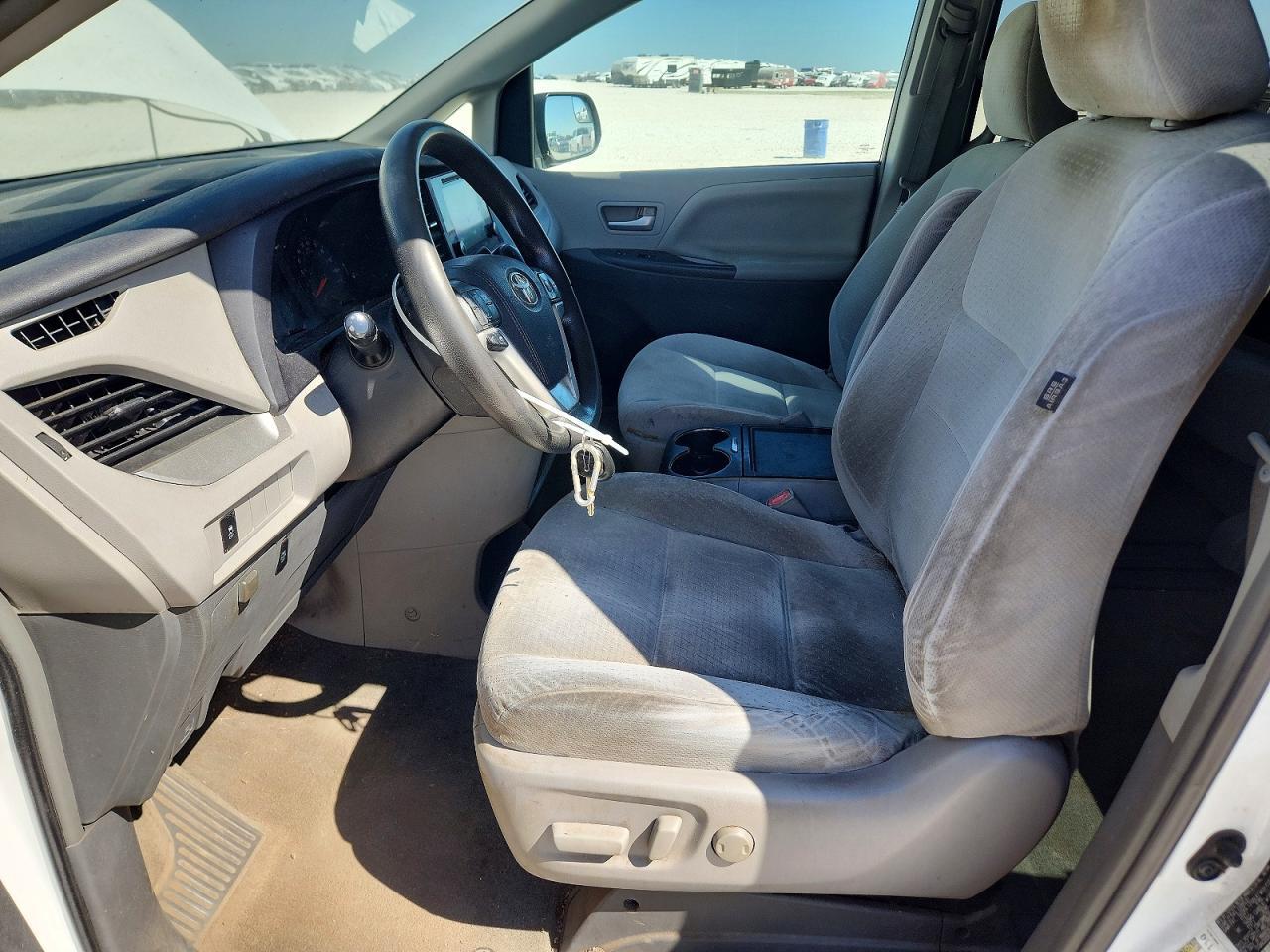 2015 Toyota Sienna Le - Фото 7