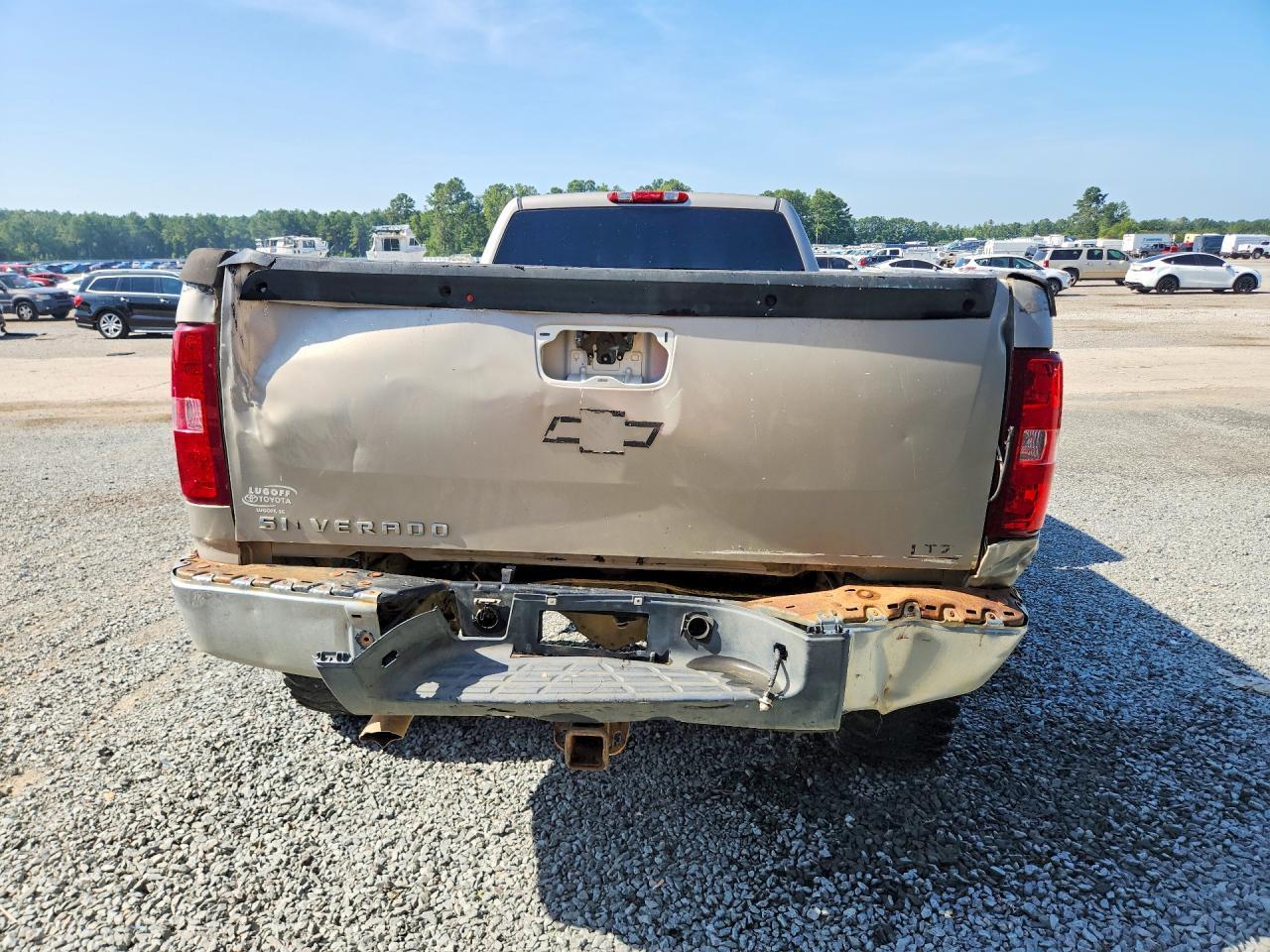 2007 Chevrolet Silverado K3500 - Image 6
