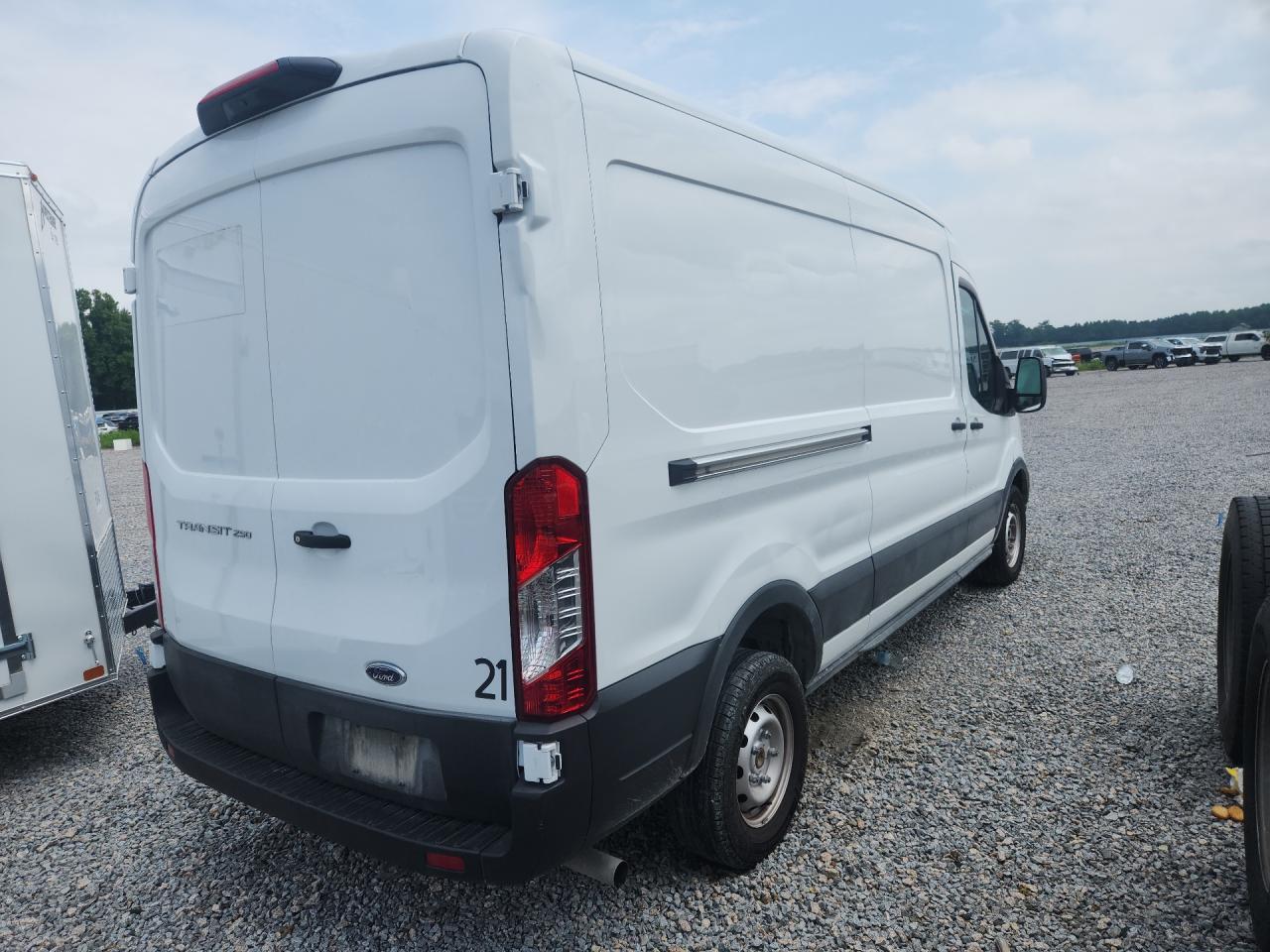 2025 Ford Transit T-250 Delivery Van - Фото 3