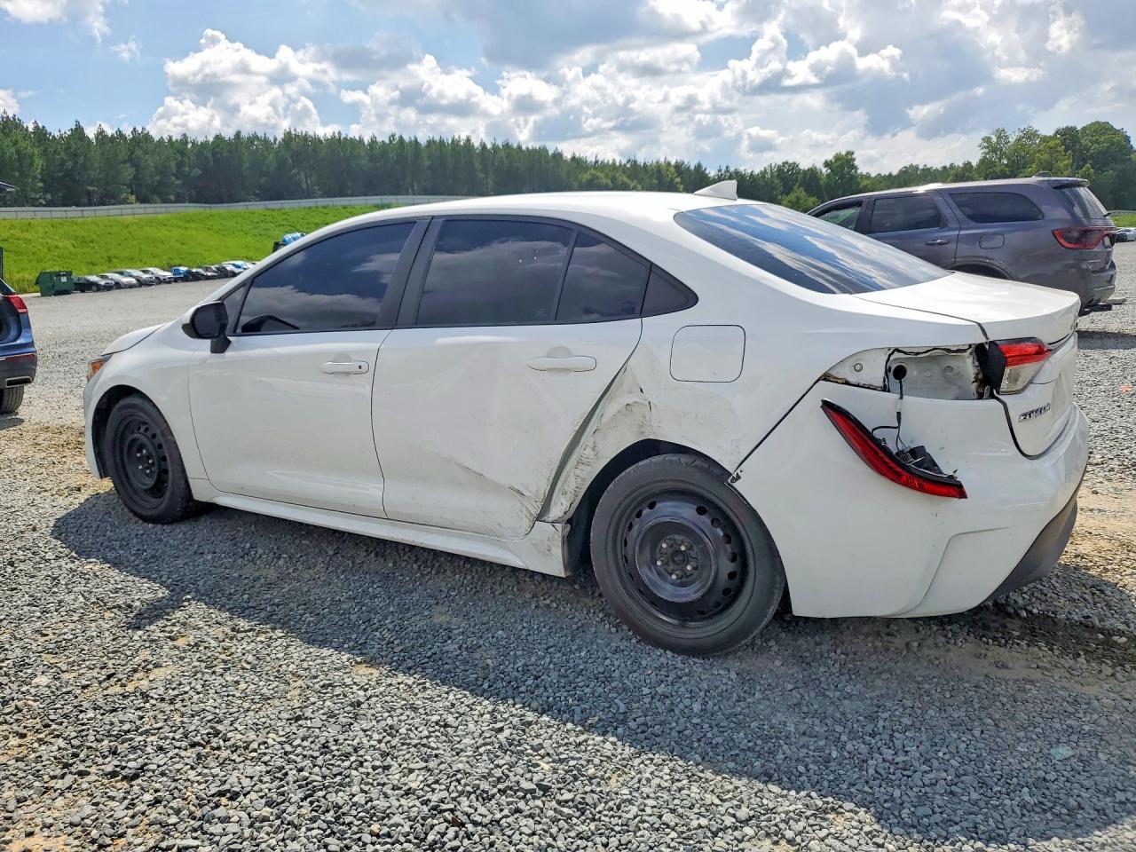2021 Toyota Corolla Le - Image 2