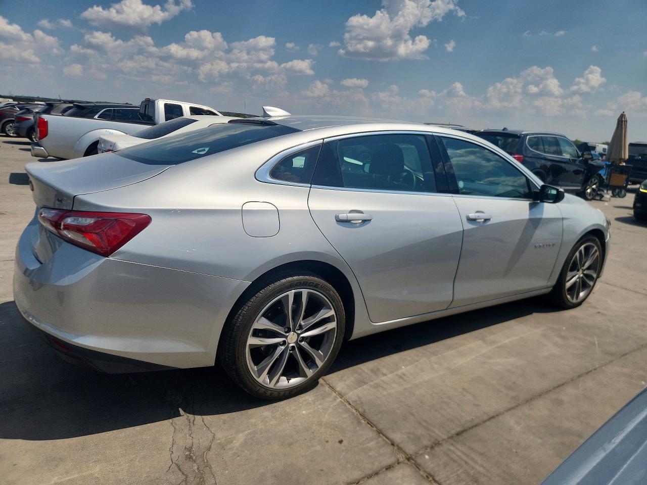 2022 Chevrolet Malibu Lt - Фото 3