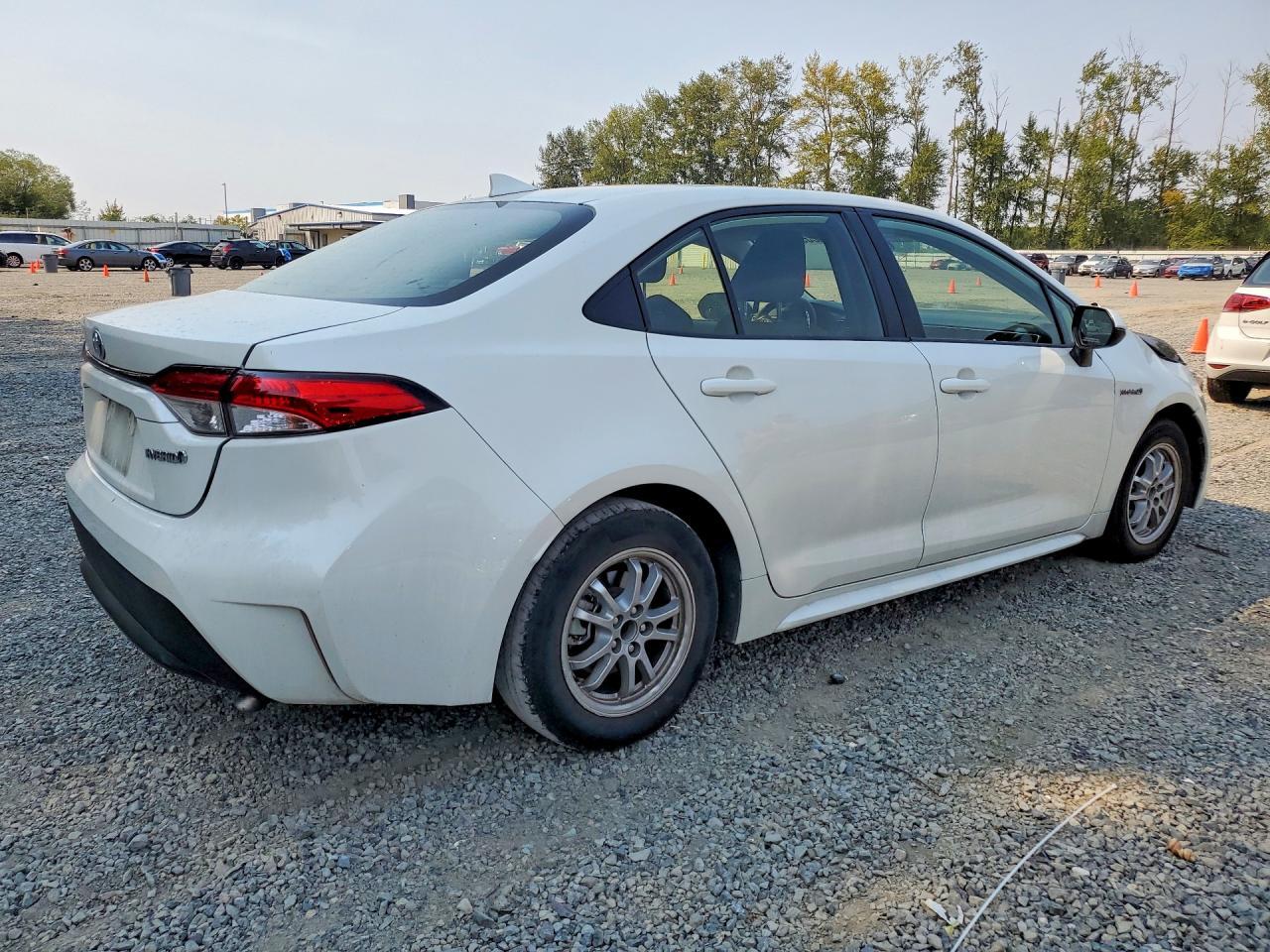 2021 Toyota Corolla Le - Image 3