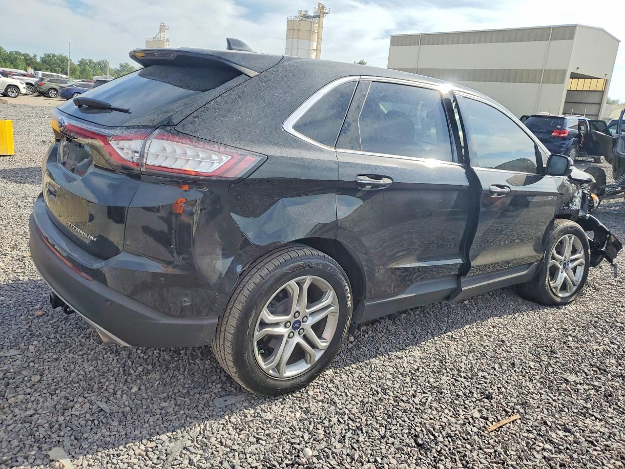 2015 Ford Edge Titanium - Image 3