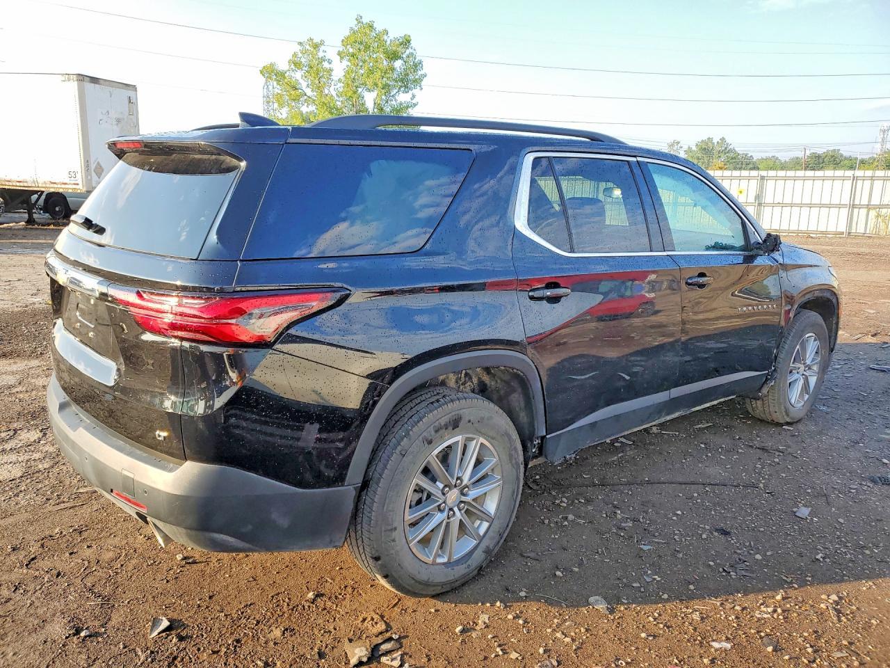 2023 Chevrolet Traverse Lt - Image 3