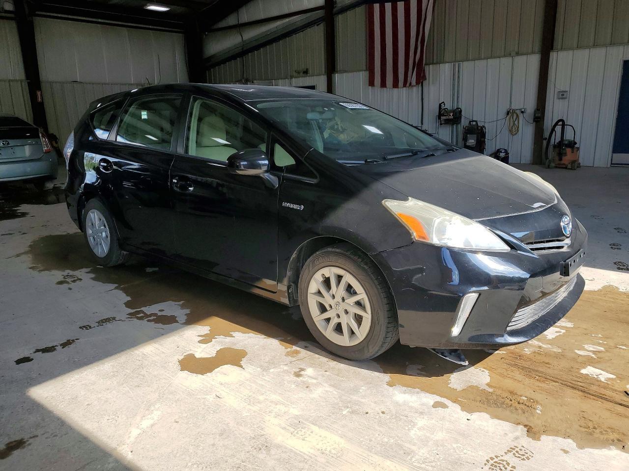 2013 Toyota Prius V Three - Фото 4