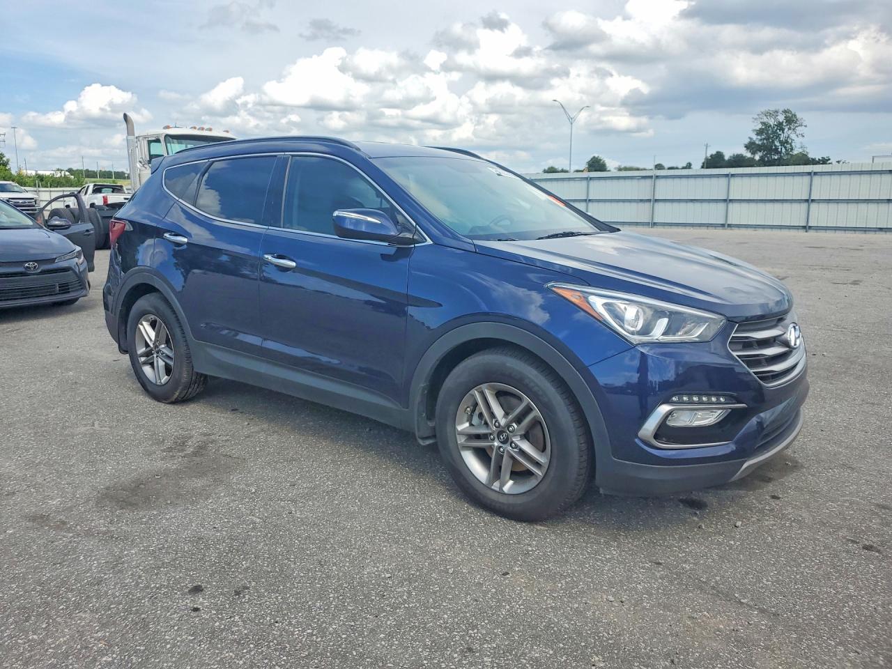2017 Hyundai Santa Fe Sport 2.4L - Фото 4