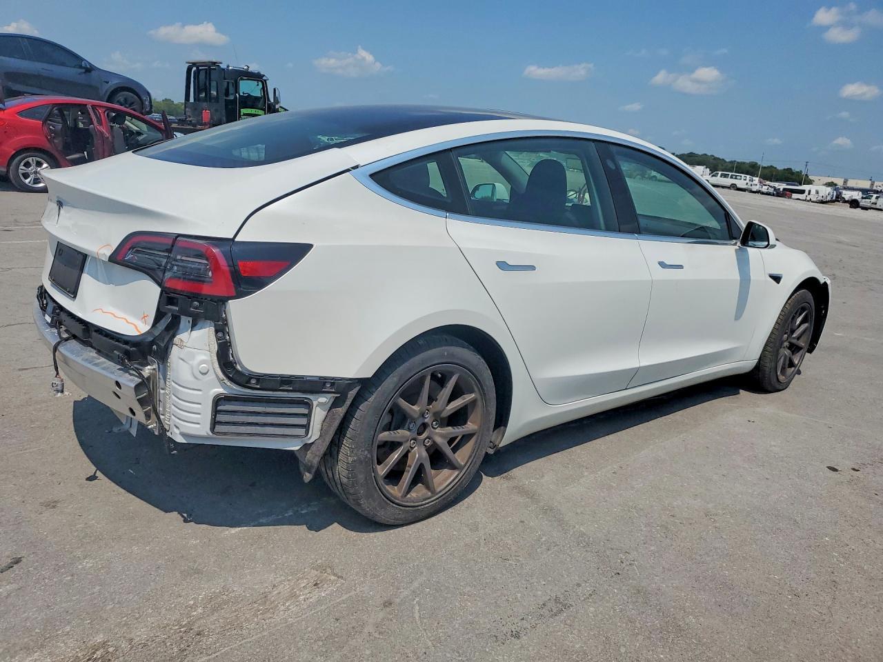 2019 Tesla Model 3 - Image 3