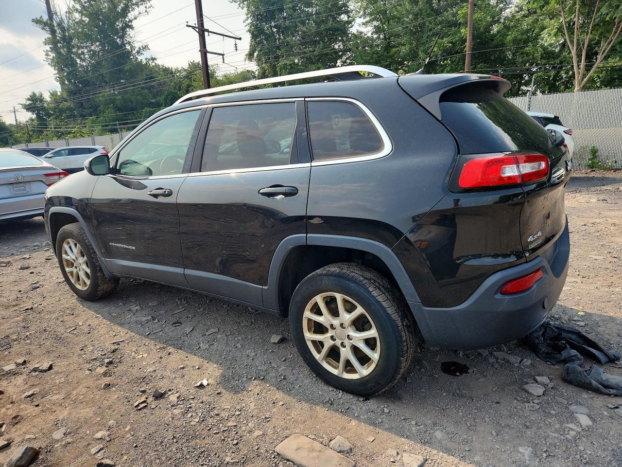 2015 Jeep Cherokee Latitude - Фото 2