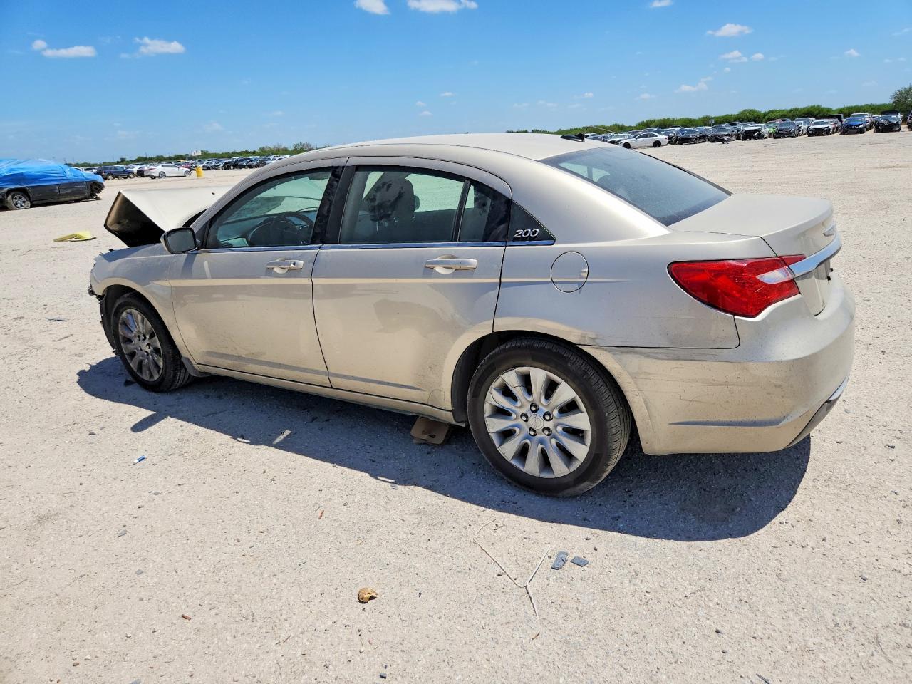 2013 Chrysler 200 Lx - Фото 2
