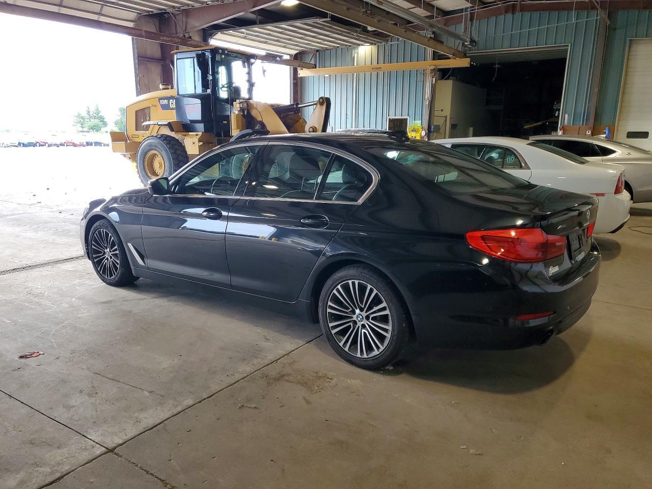 2019 BMW 530 Xi - Image 2