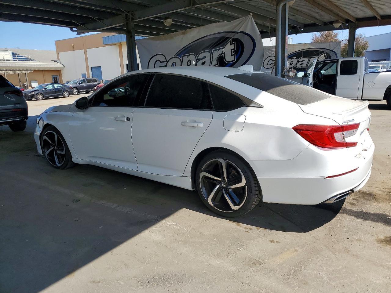 2019 Honda Accord Sport - Фото 2