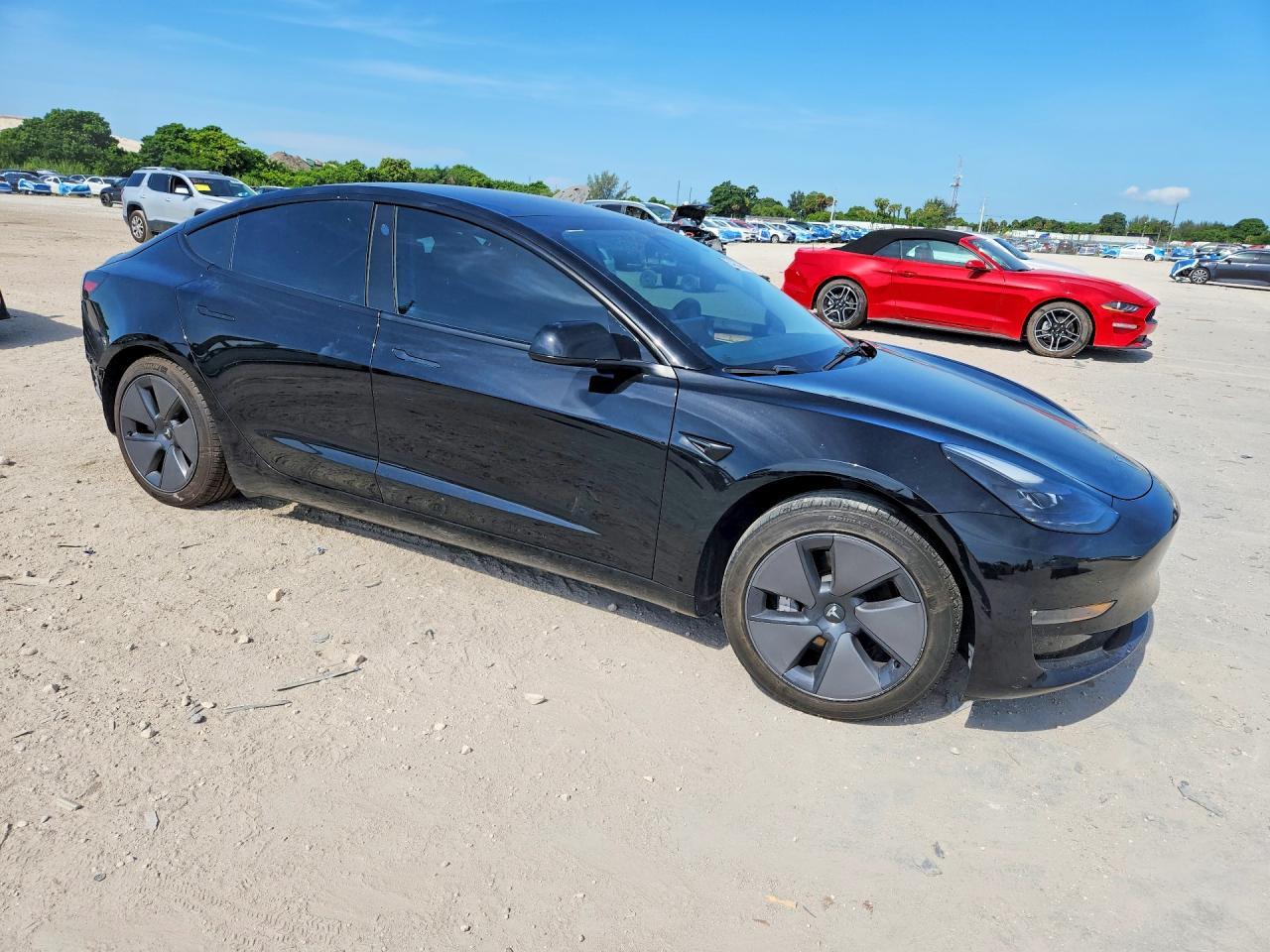 2023 Tesla Model 3 - Фото 4