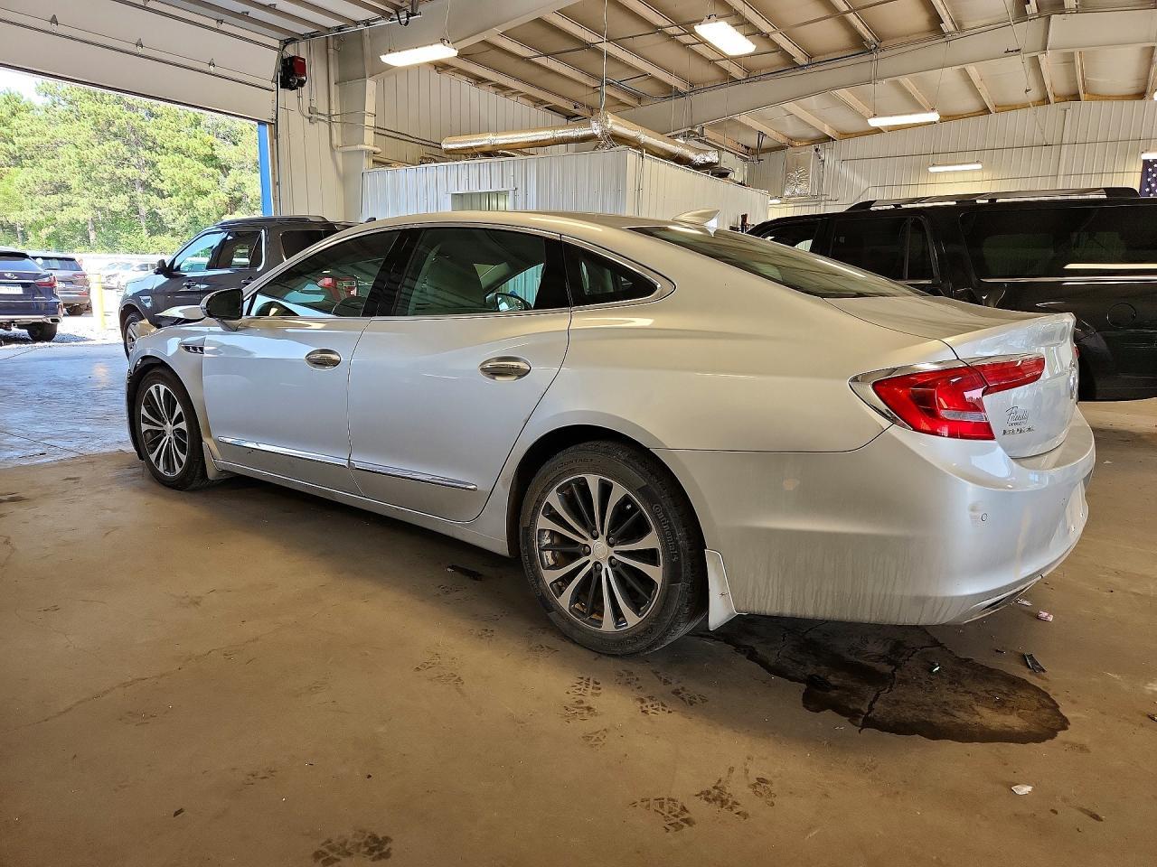 2017 Buick Lacrosse Essence - Фото 2