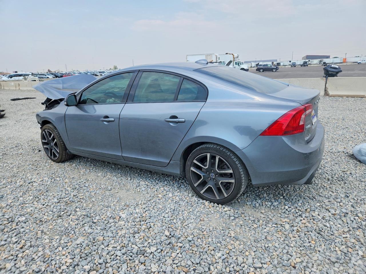 2017 Volvo S60 - Фото 2