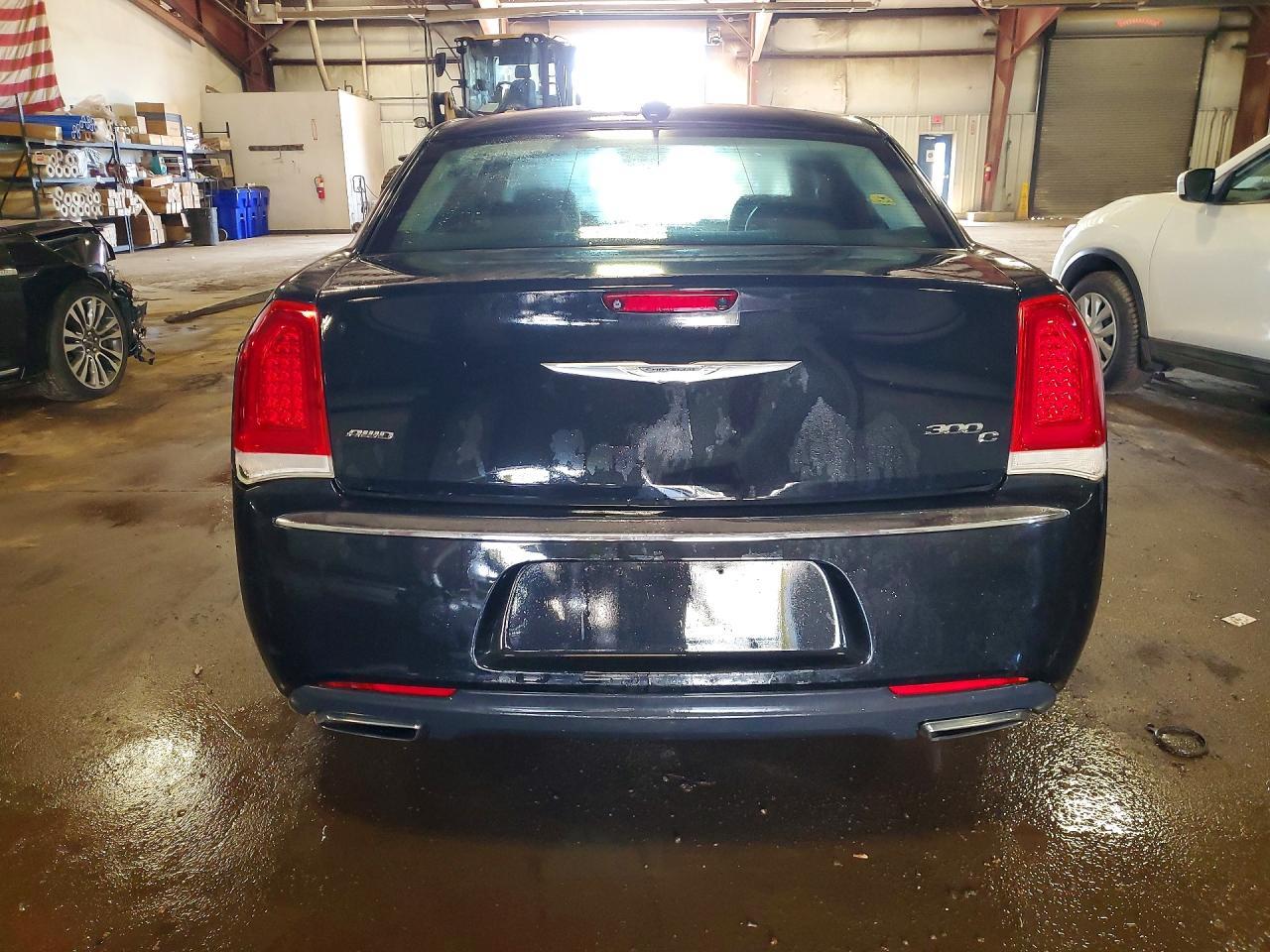 2015 Chrysler 300C - Фото 6