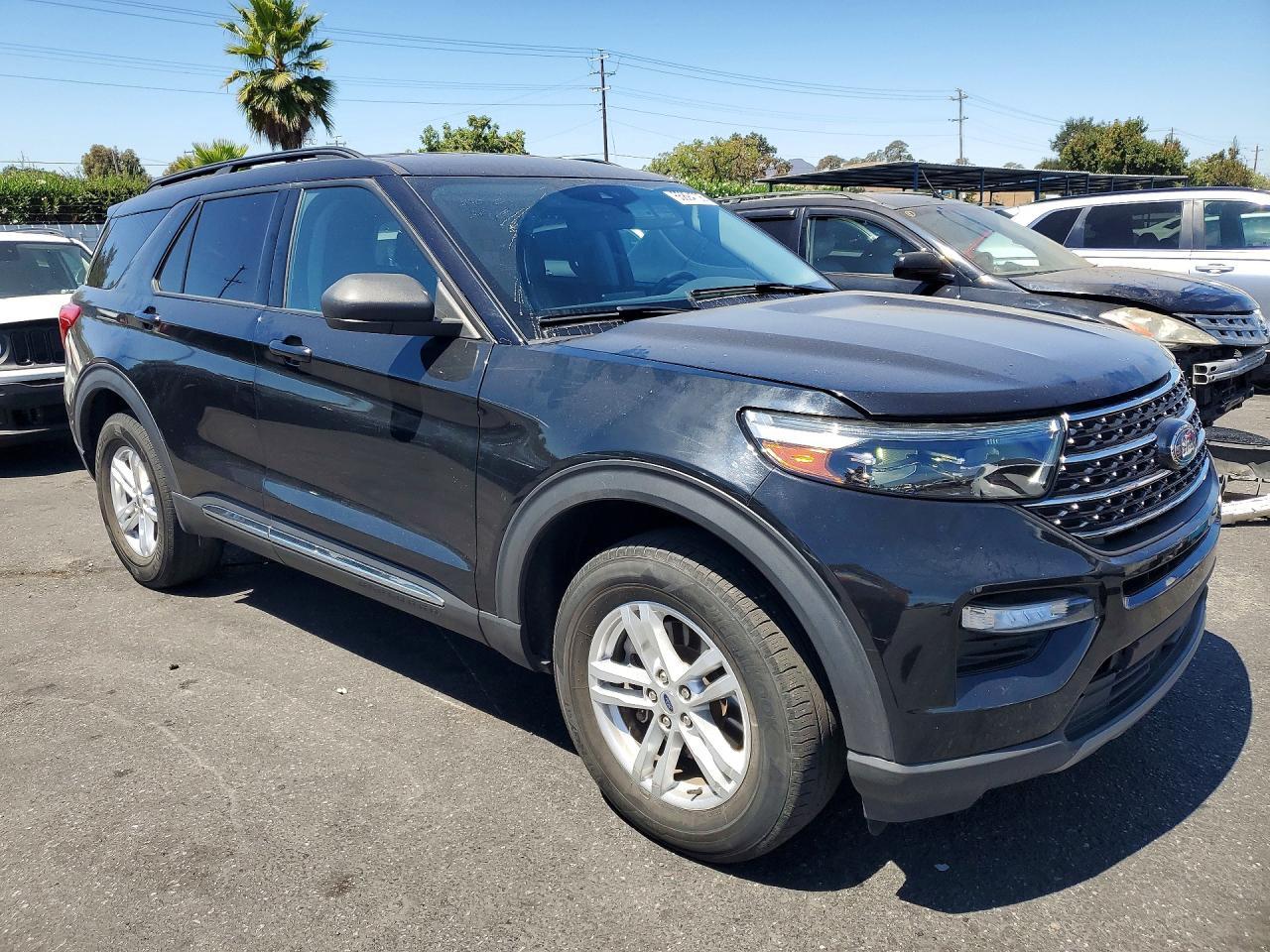 2023 Ford Explorer Xlt - Image 4