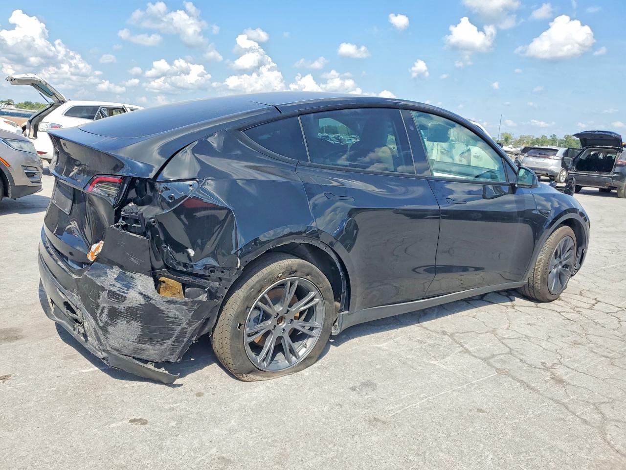 2024 Tesla Model Y - Image 3