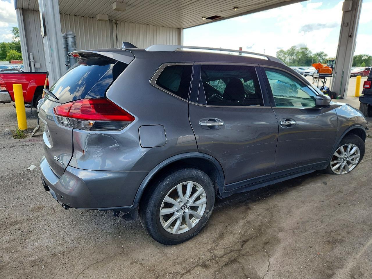 2019 Nissan Rogue Sv - Image 3