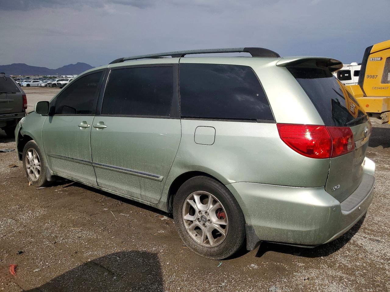 2006 Toyota Sienna Xle Limited 7 Passenger - Image 2