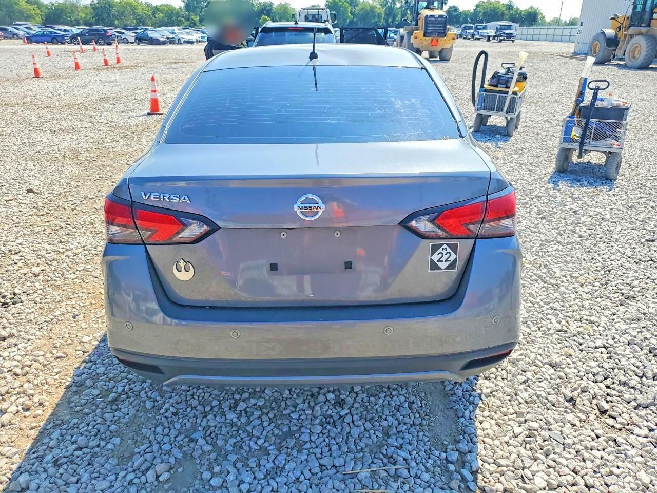2020 Nissan Versa S - Фото 6