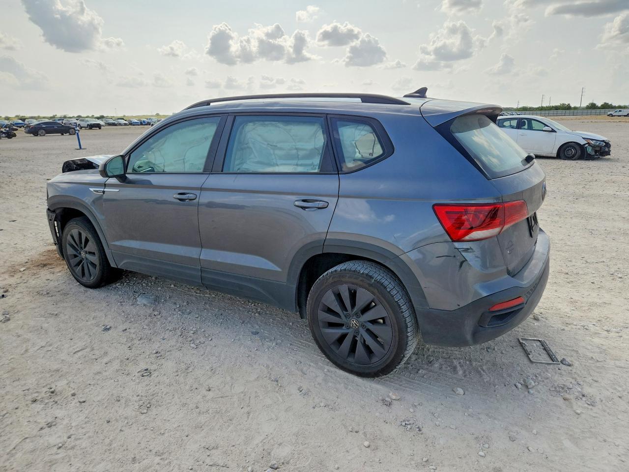 2022 Volkswagen Taos S - Фото 2