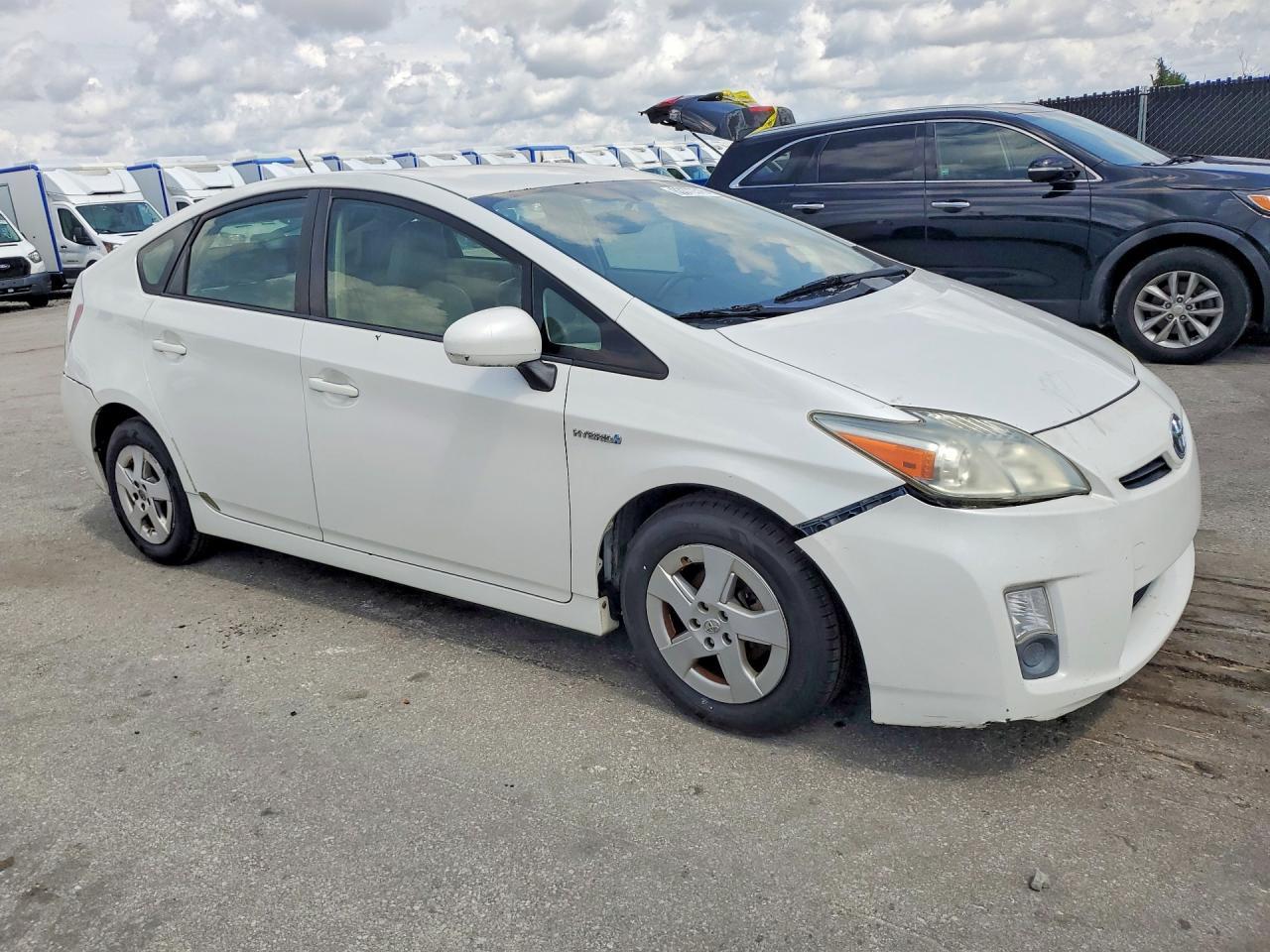2010 Toyota Prius Iv - Фото 4
