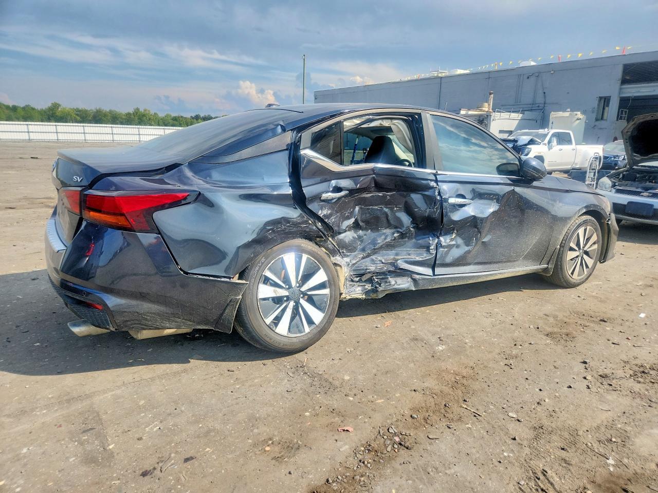2021 Nissan Altima Sv - Image 3