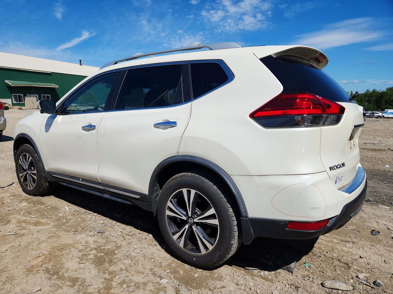 2017 Nissan Rogue Sl - Image 2