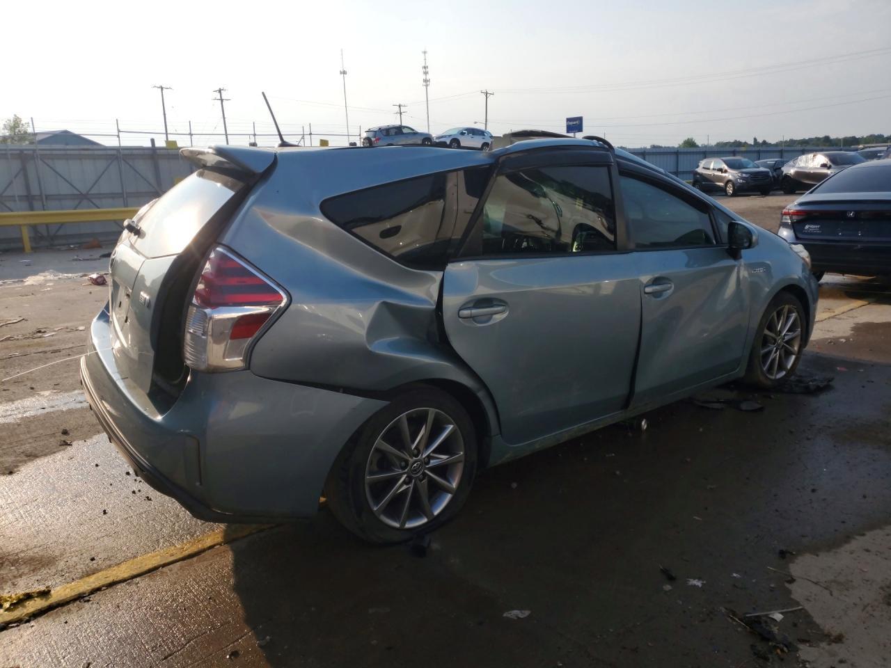 2015 Toyota Prius V Five - Фото 3