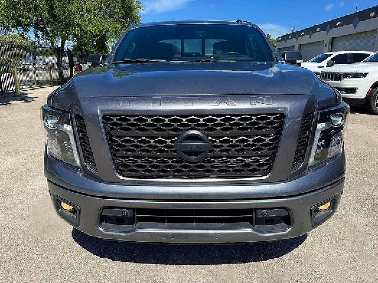 2019 Nissan Titan Sv - Image 5