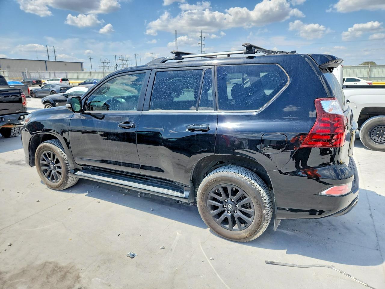2022 Lexus Gx 460 - Image 2